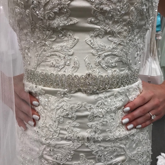 satin trumpet wedding gown